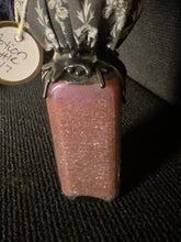 Load image into Gallery viewer, Close view of BW7 potion transformed into sparkling lavender